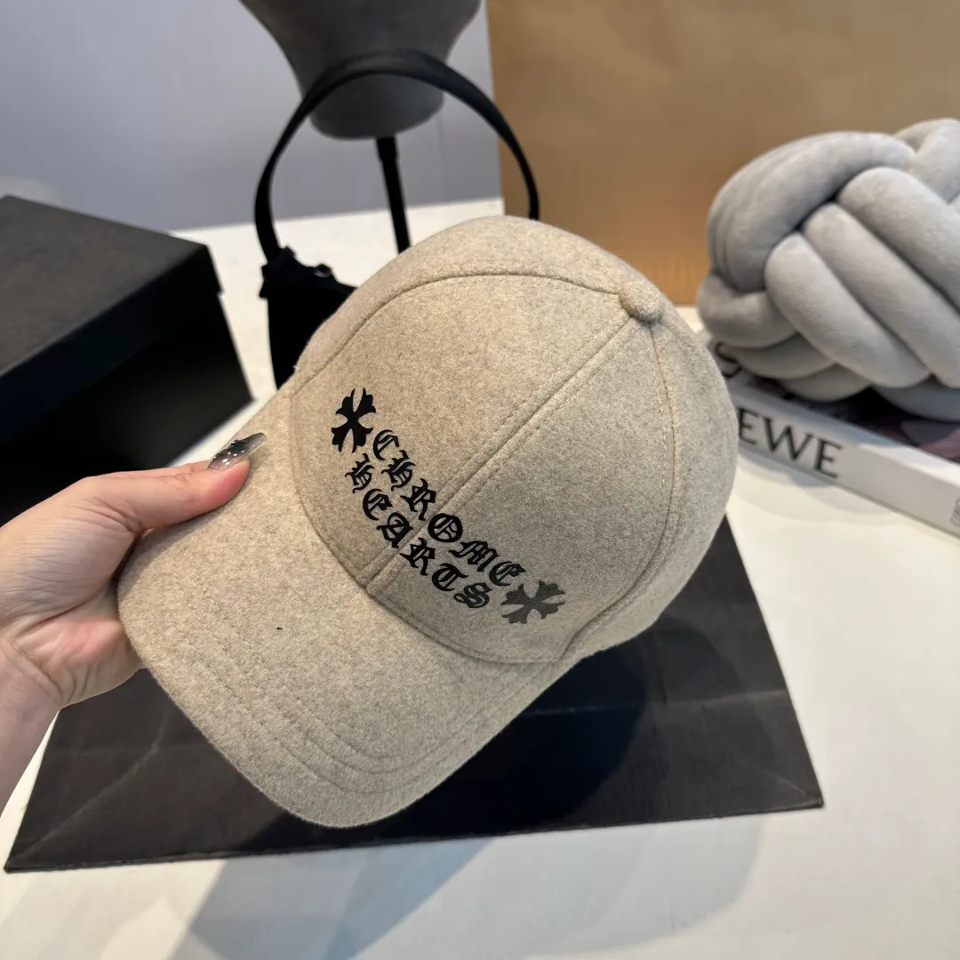 P60 Chrome Hearts 💓Autumn and winter Korean style fashionable retro design versatile baseball cap and peaked cap